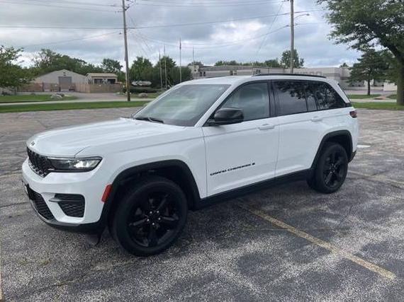 JEEP GRAND CHEROKEE 2023 1C4RJHAG7PC562372 image